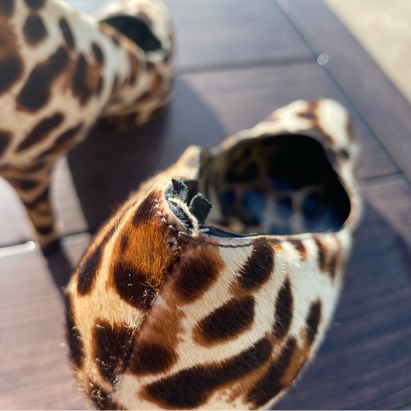 Dolce & Gabbana Animal Print  Genuine Pony Hair Heeled Pumps Size 37 1/2 - Picture 8 of 10